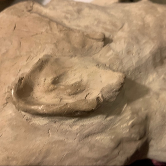 Clay art sculpture. Grey in color. - Picture 4 of 7